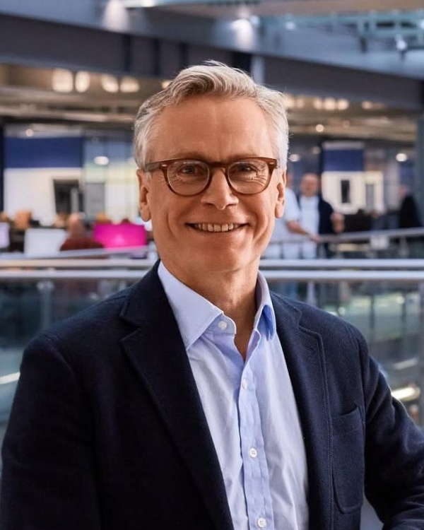 Portrait of the Executive Director of United Help